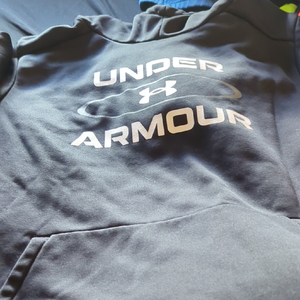 3 Under Armour Kids Black, Gray And Green Hoodies